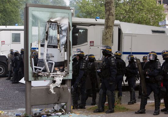 May Day rally brings unrest in Paris