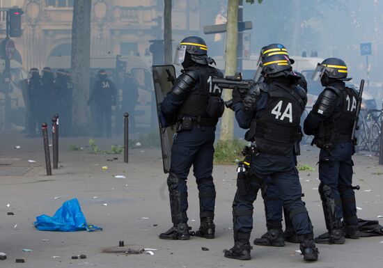 May Day rally brings unrest in Paris