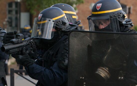 May Day rally brings unrest in Paris