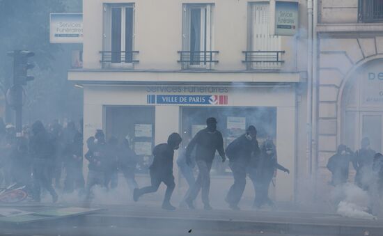 May Day rally brings unrest in Paris