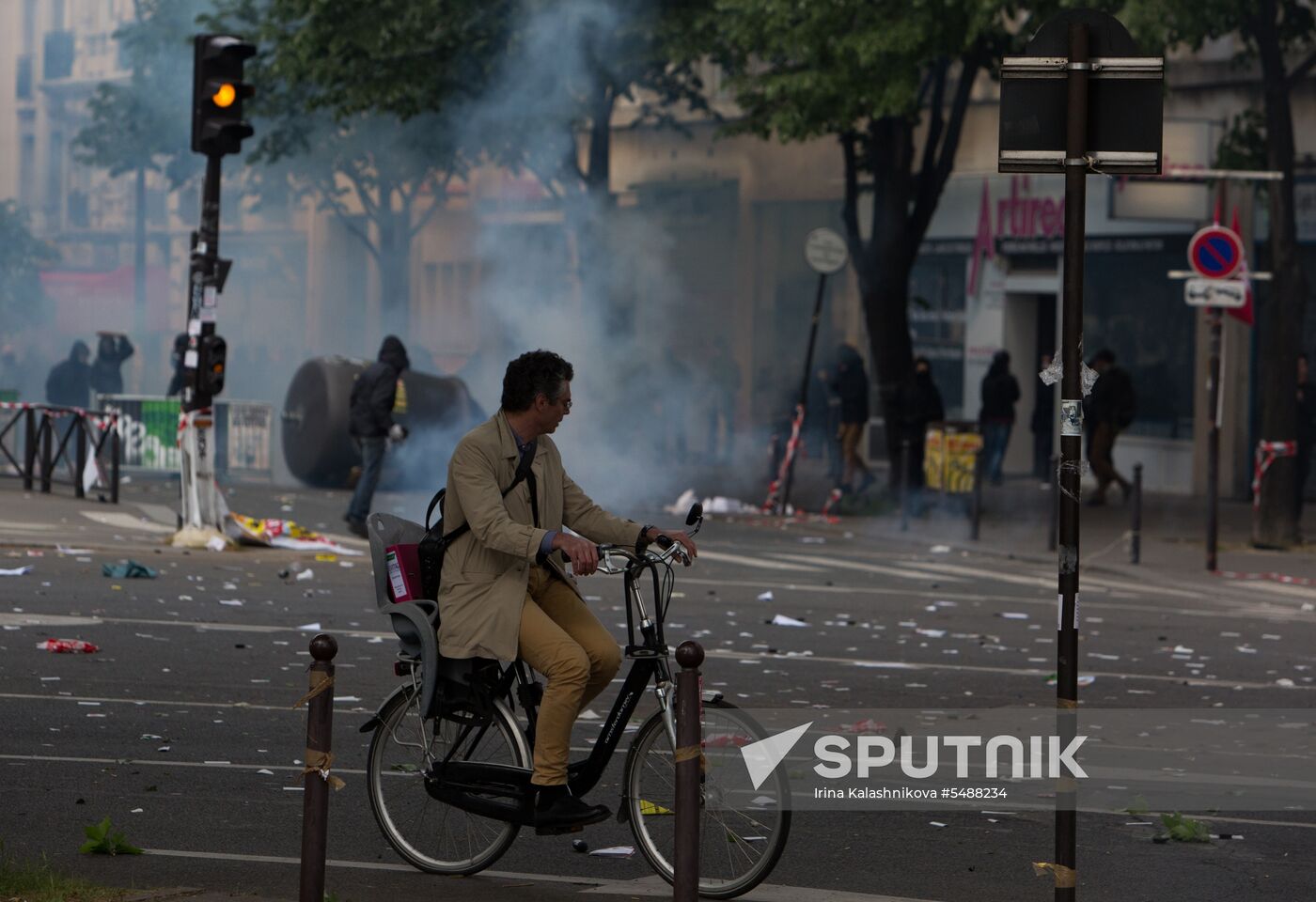 May Day rally brings unrest in Paris