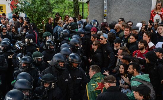 May Day rally brings unrest in Berlin