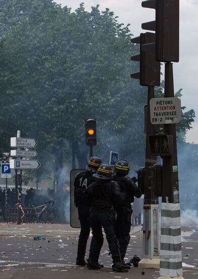 May Day rally brings unrest in Paris