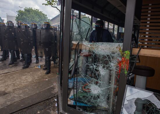 May Day rally brings unrest in Paris