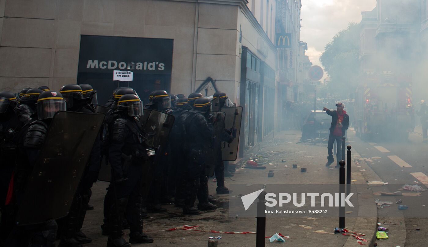 May Day rally brings unrest in Paris