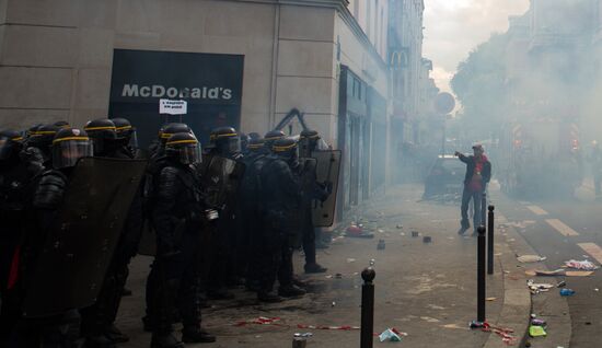 May Day rally brings unrest in Paris