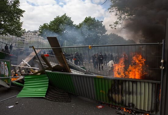 May Day rally brings unrest in Paris