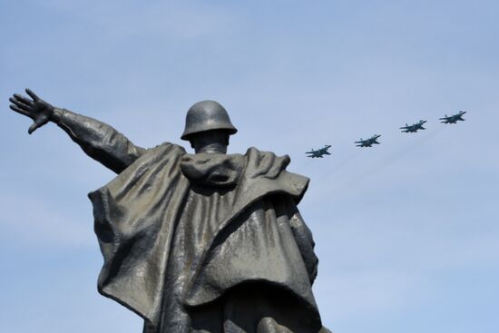 Rehearsal of Victory Day Parade flyovers