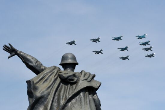 Rehearsal of Victory Day Parade flyovers