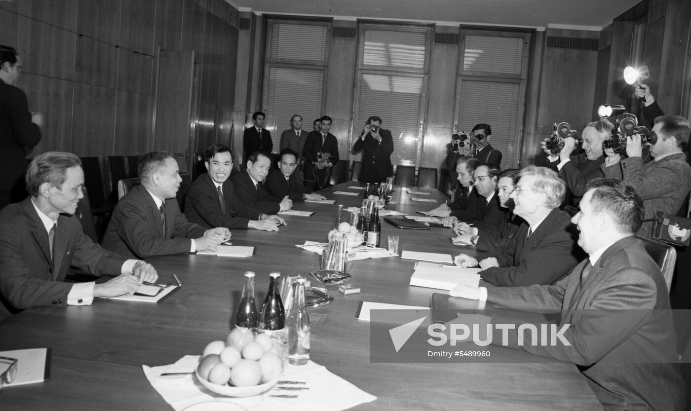 Delegation of Democratic Republic of Vietnam visits USSR