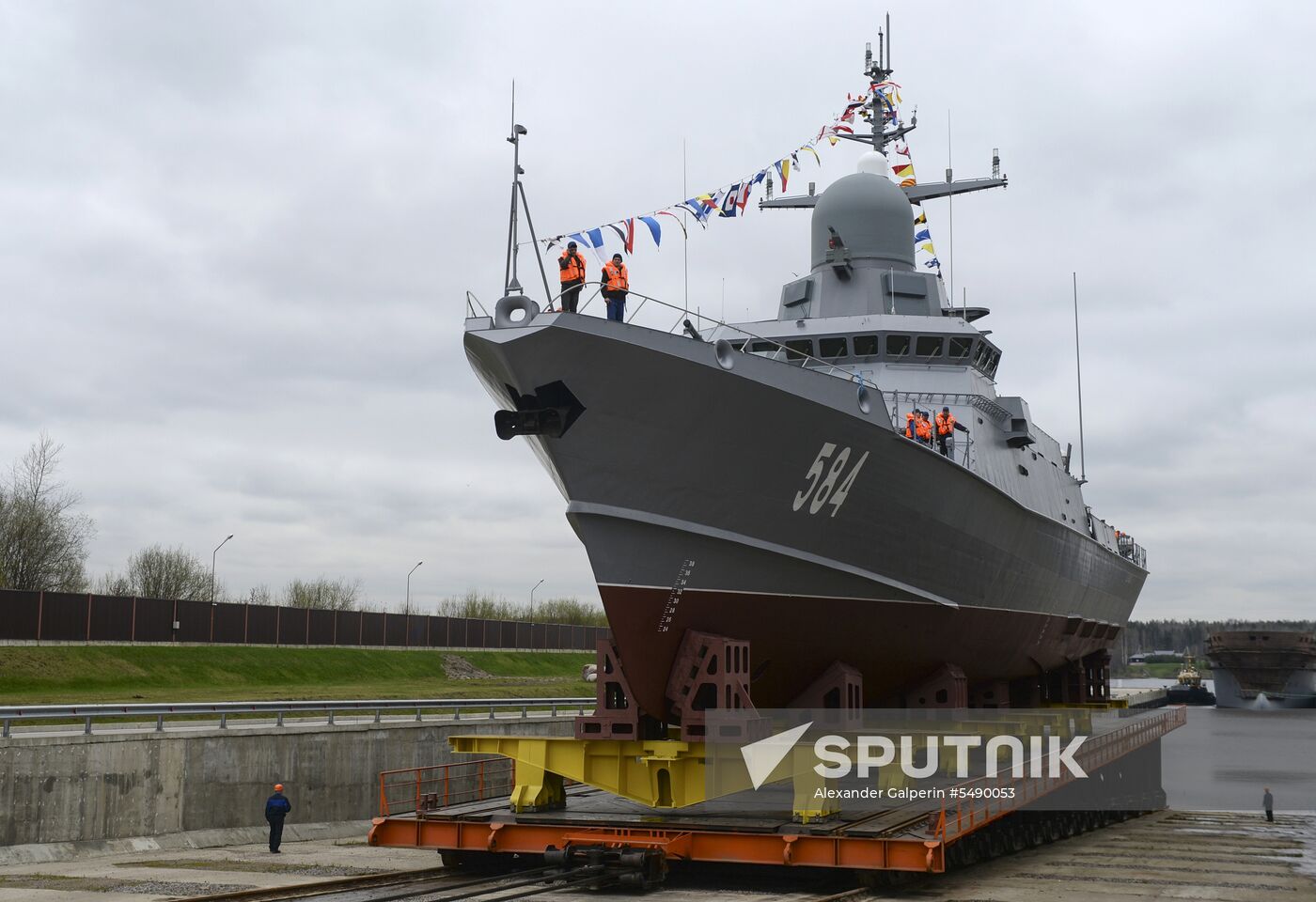 Shkval missile ship floated out in St. Petersburg
