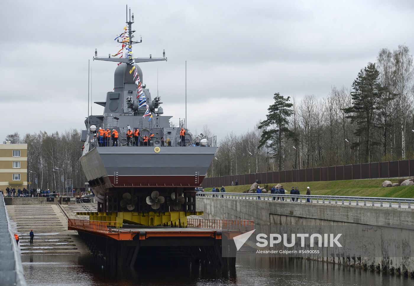 Shkval missile ship floated out in St. Petersburg