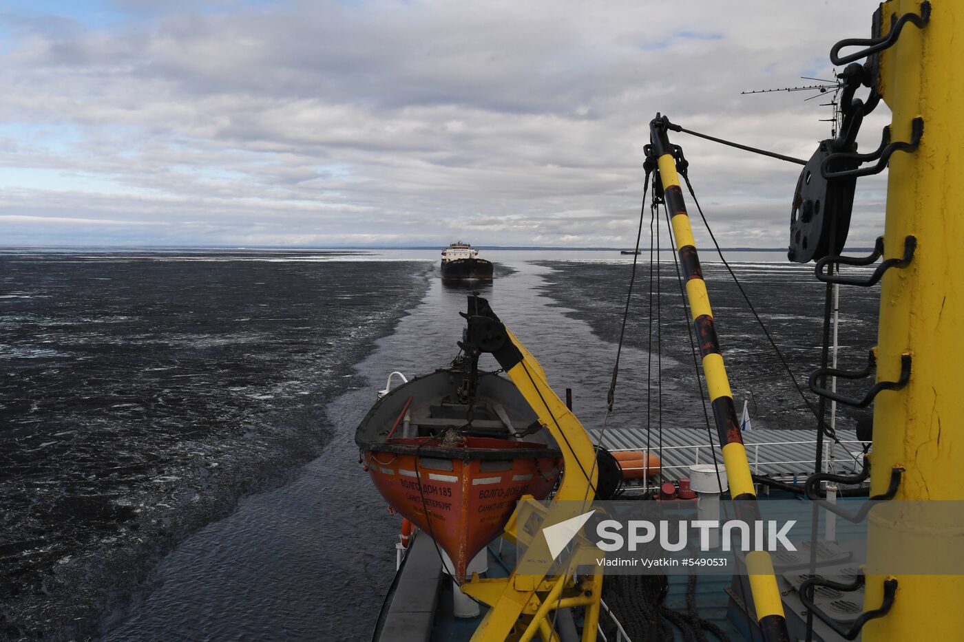 Navigation in Volga-Baltic Waterway