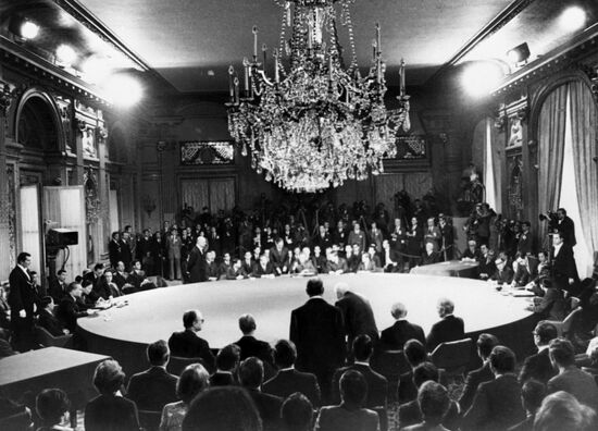 Paris peace agreement on Vietnam