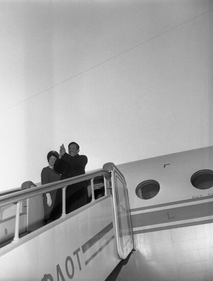 Le Duan visits USSR