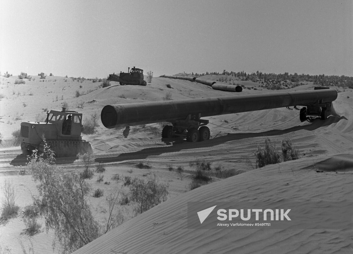 Shatlyk-Khiva gas pipeline under construction