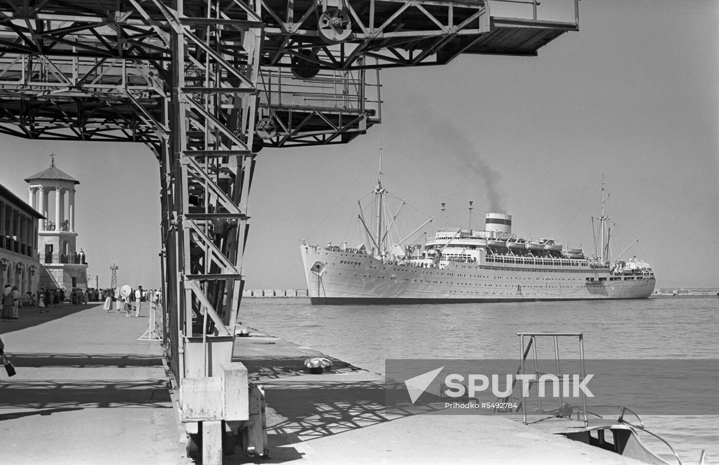 Diesel-electric motor-ship Rossiya