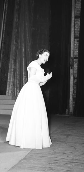 Opera singer Galina Oleinichenko