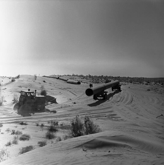 Shatlyk-Khiva gas pipeline under construction