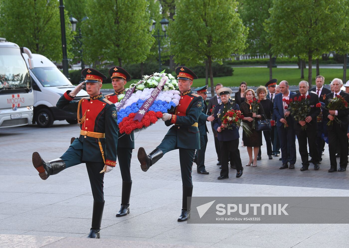 Maintenance of eternal flame burners at Tomb of Unknown Soldier
