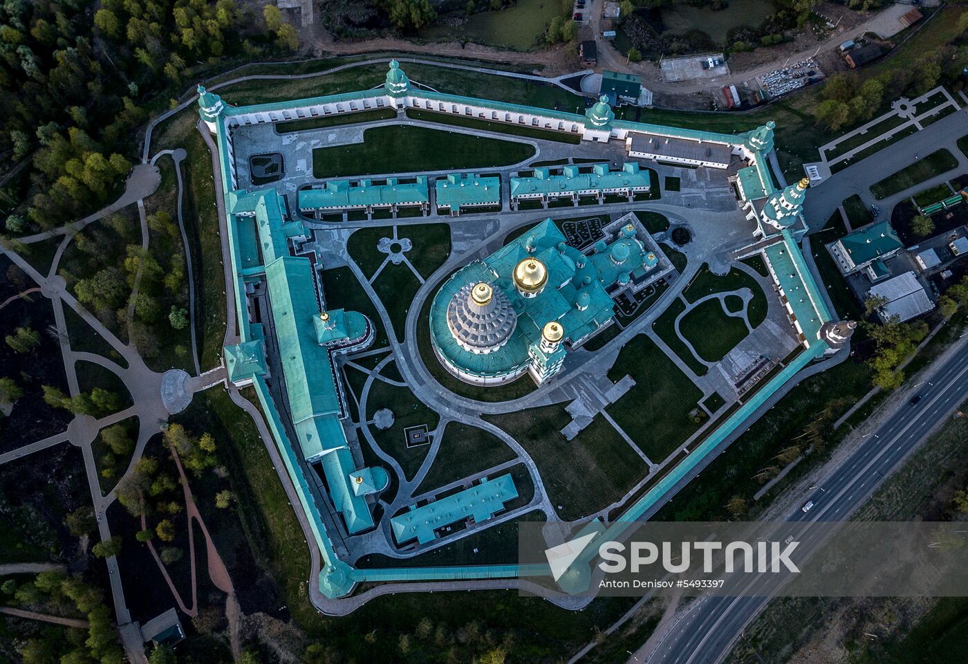 Voskresensky New Jerusalem Monastery