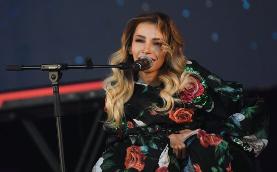 Yulia Samoilova's performance in fan zone of Eurovision Song Contest 2018