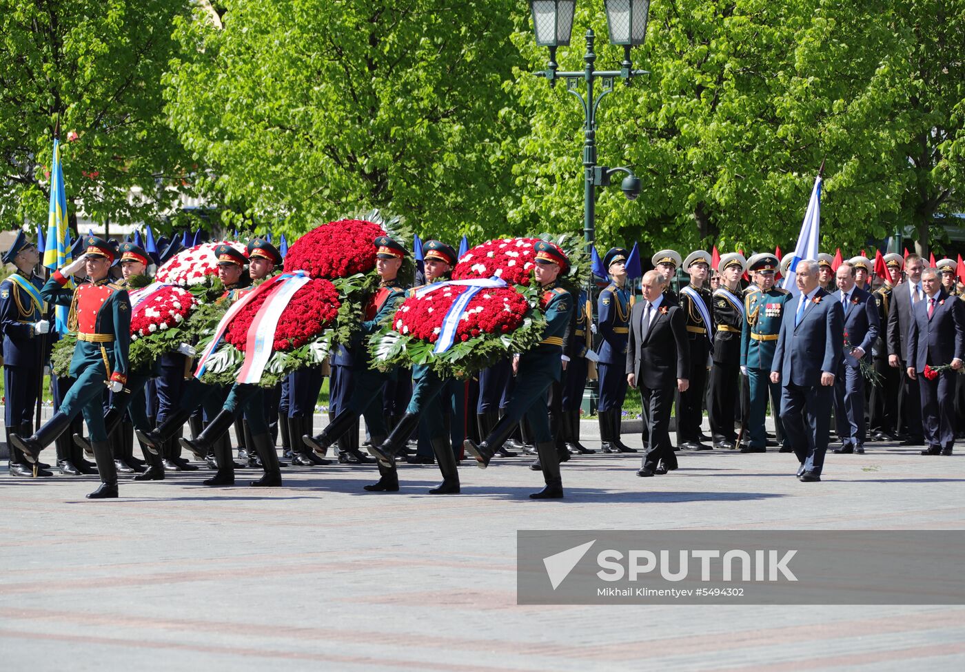 President Vladimir Putin and Prime Minister Dmitry Medvedev at wreath-laying ceremony at Unknown Soldiers' Tomb