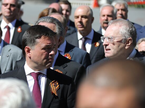 President Vladimir Putin and Prime Minister Dmitry Medvedev at wreath-laying ceremony at Unknown Soldiers' Tomb
