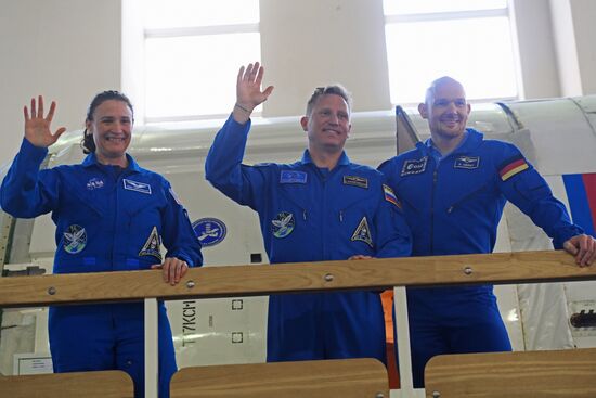 ISS Expedition 56-57 crew qualification training. Day one