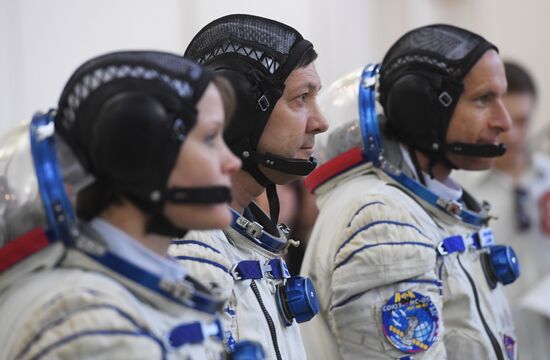 ISS Expedition 56-57 crew qualification training. Day one