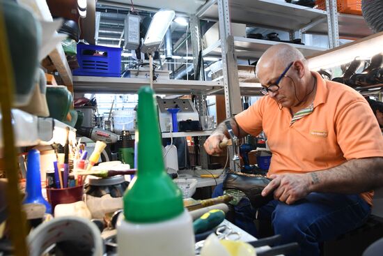 Shoe manufacturing at Orthomoda