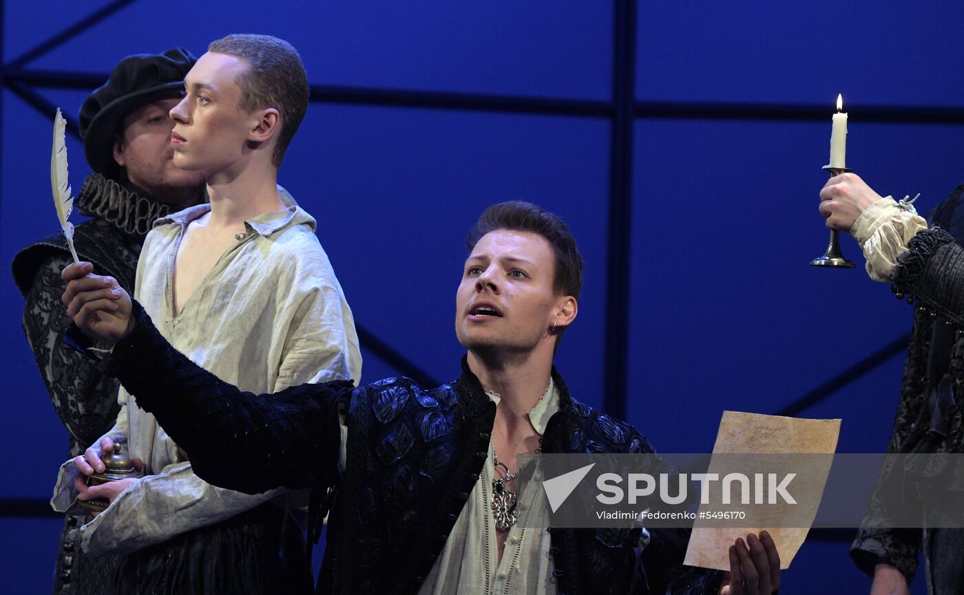 Shakespeare in Love play at Pushkin Theater