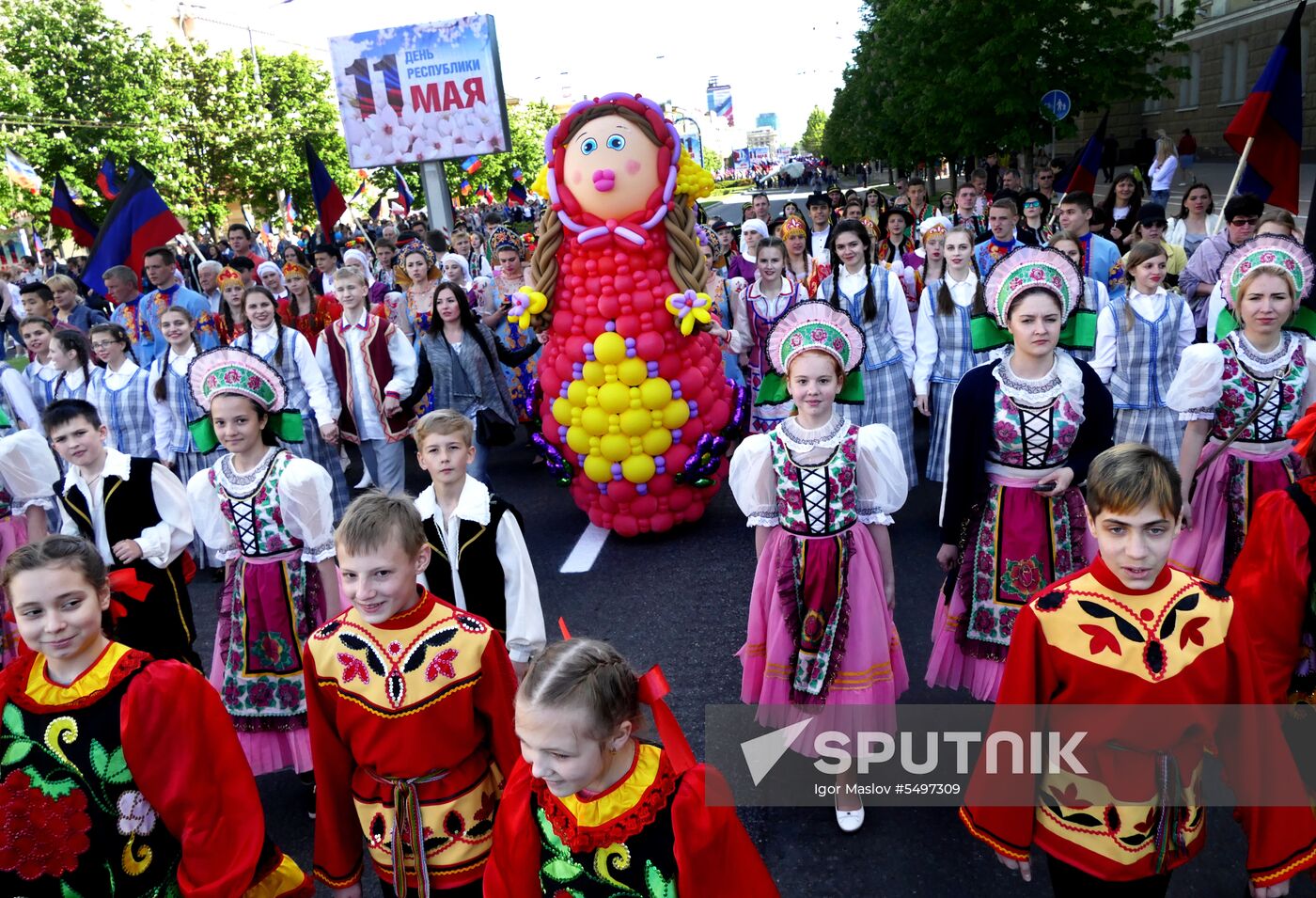 Celebration of the DPR's declaration of independence in Donetsk