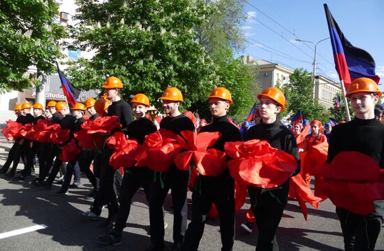 Celebration of the DPR's declaration of independence in Donetsk
