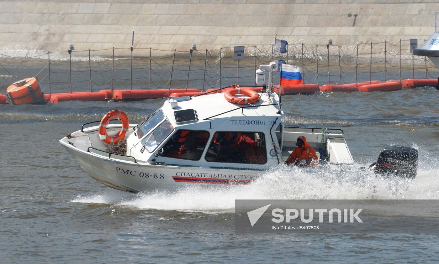 Parade marks Moskva River navigation season opening