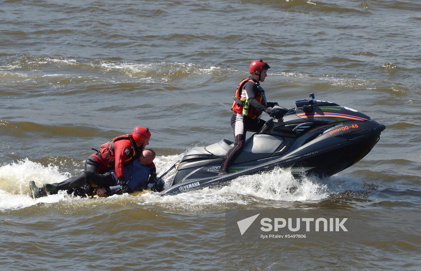Parade marks Moskva River navigation season opening