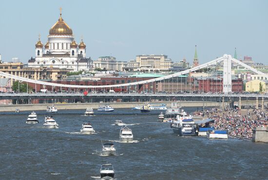 Parade marks Moskva River navigation season opening