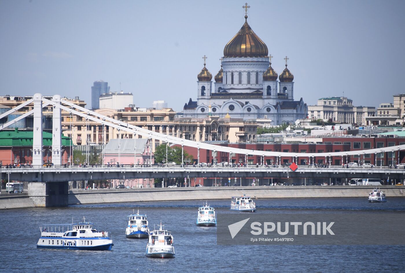 Parade marks Moskva River navigation season opening