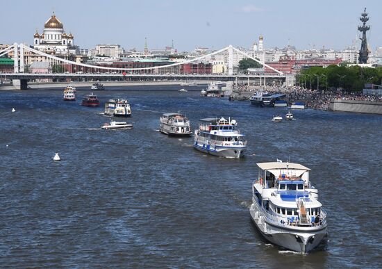 Parade marks Moskva River navigation season opening