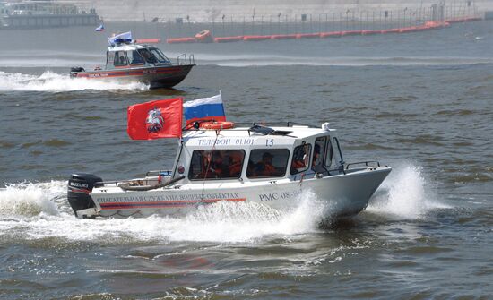 Parade marks Moskva River navigation season opening