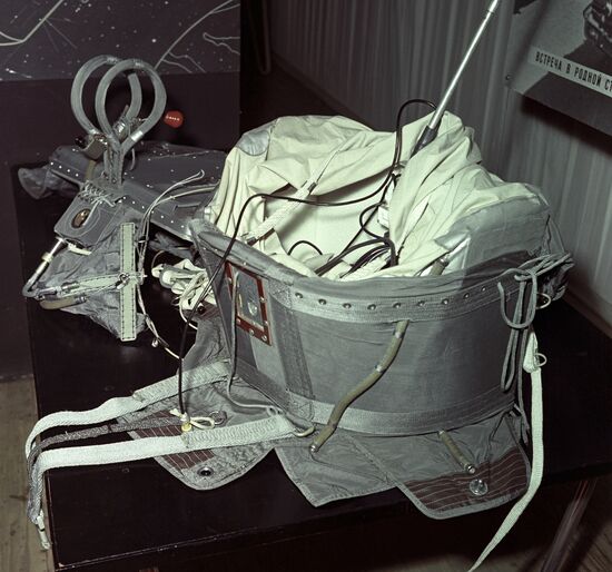 Portable emergency kit for cosmonauts