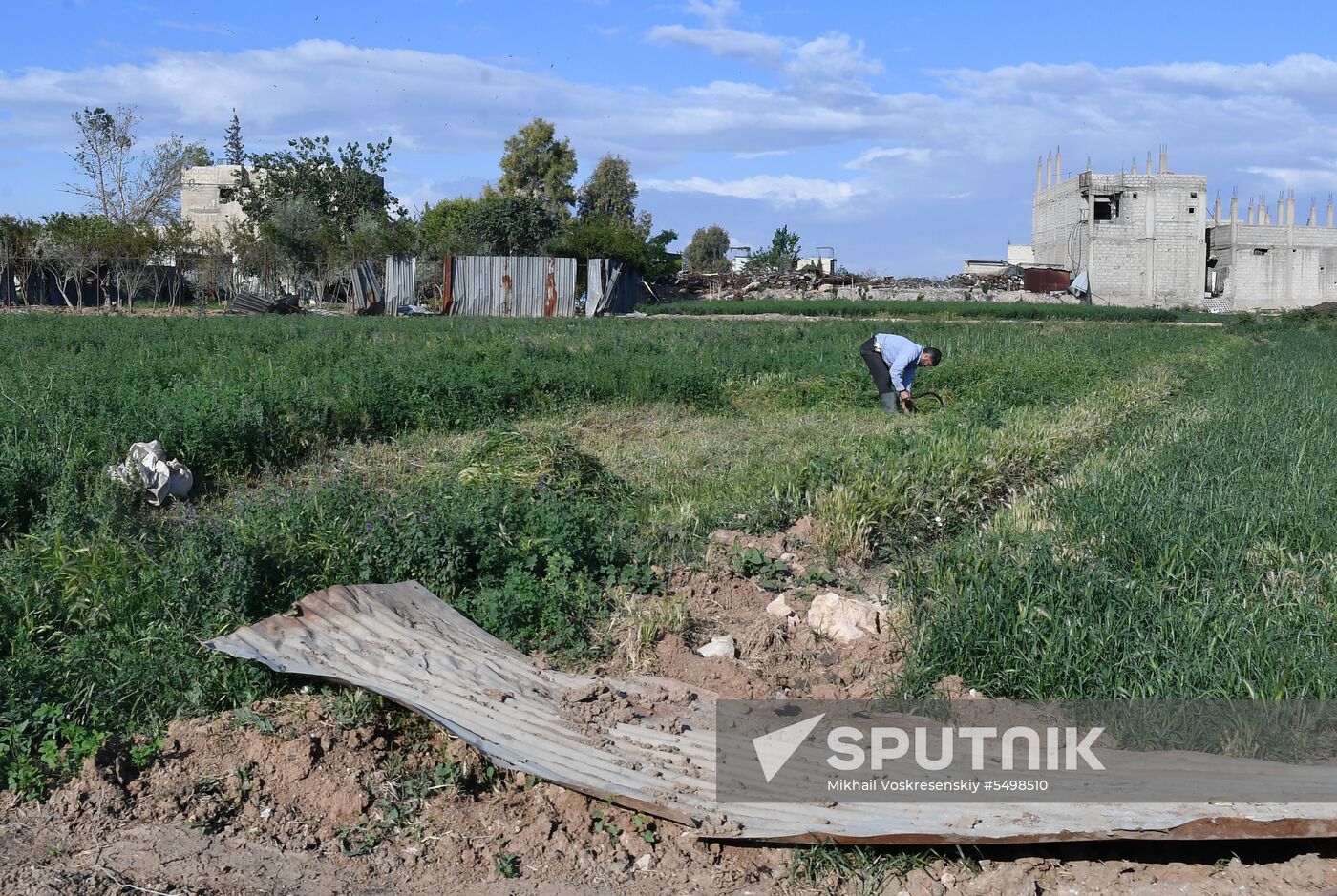 Update from Yarmouk refugee camp area in southern suburb of Damascus