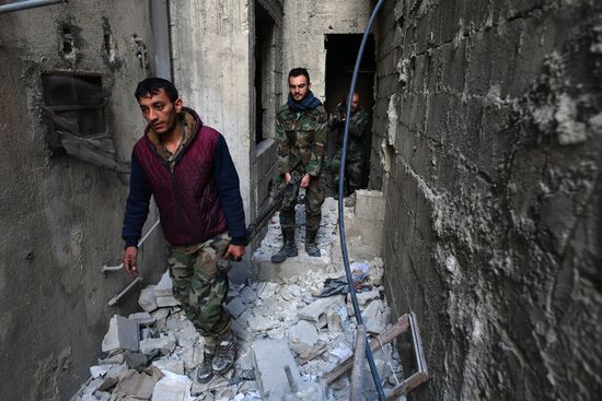 Update from Yarmouk refugee camp area in southern suburb of Damascus