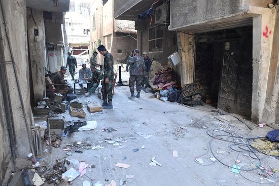 Update from Yarmouk refugee camp area in southern suburb of Damascus