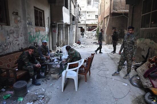 Update from Yarmouk refugee camp area in southern suburb of Damascus