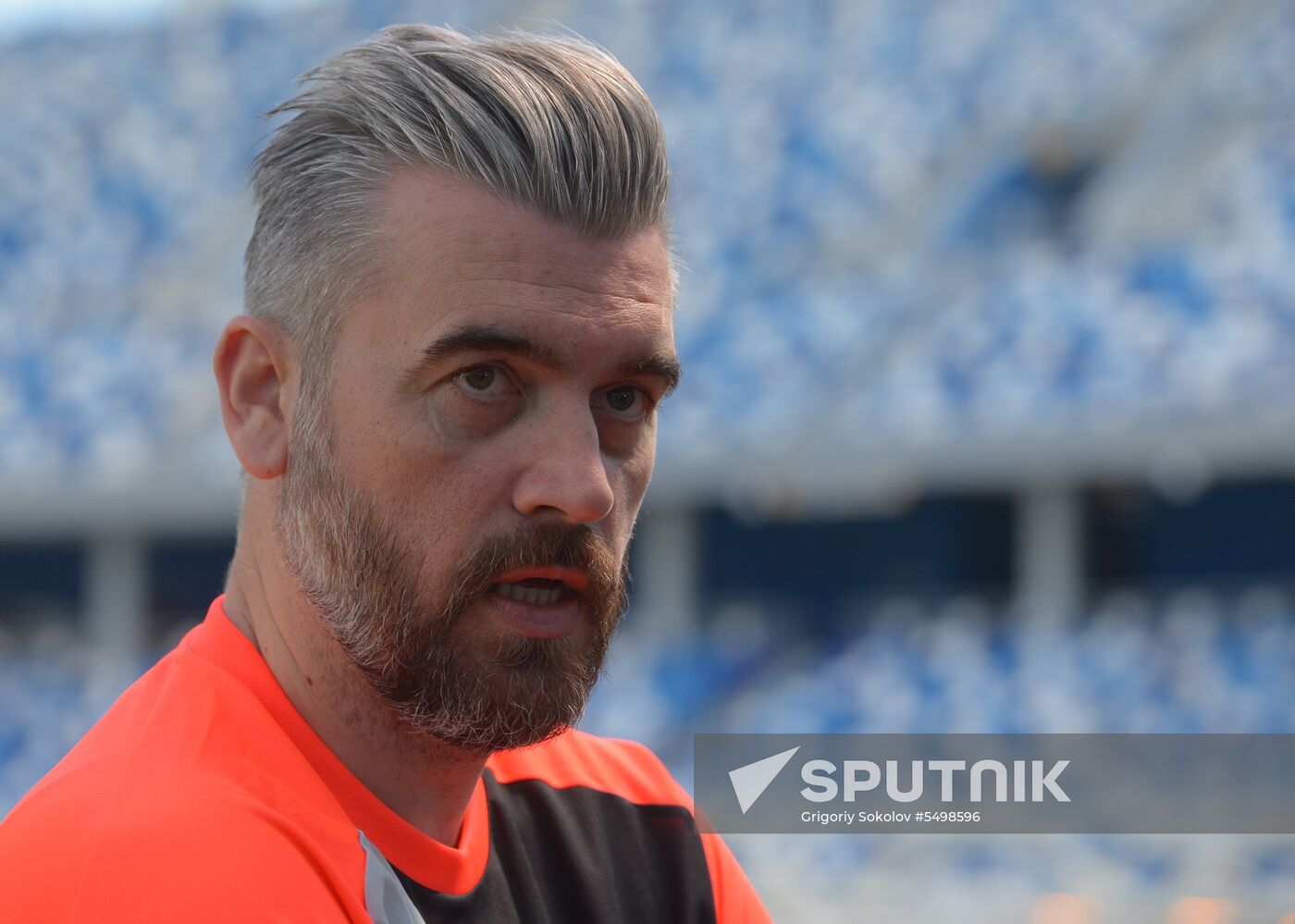 Stipe Pletikosa visits Nizhny Novgorod Stadium