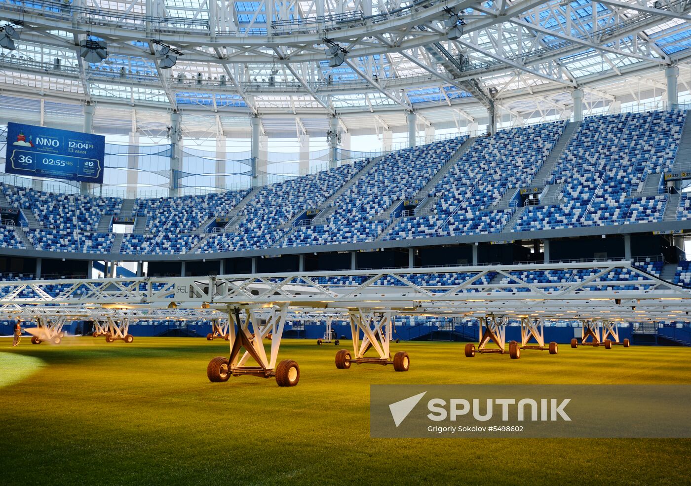 Stipe Pletikosa visits Nizhny Novgorod Stadium