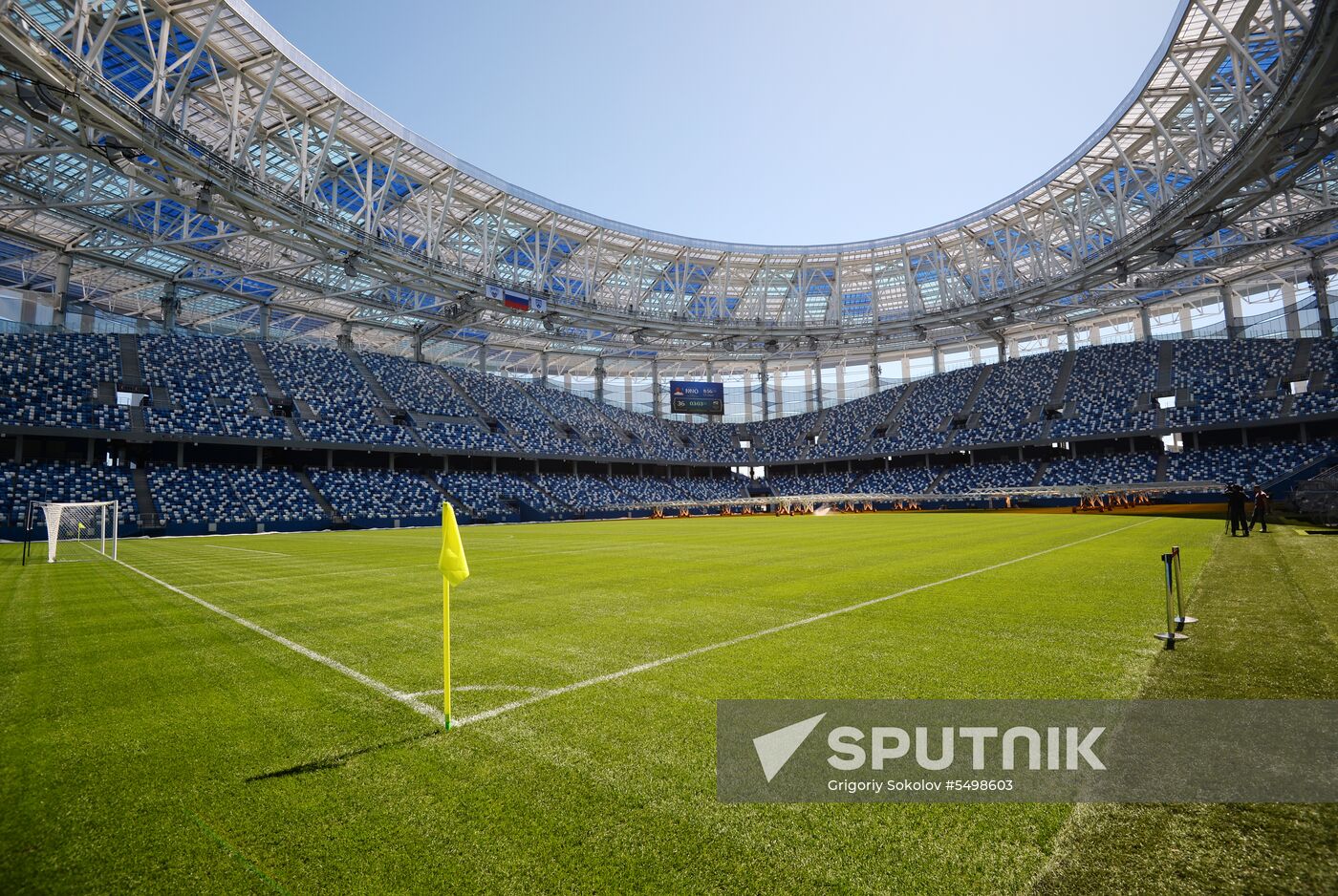 Stipe Pletikosa visits Nizhny Novgorod Stadium