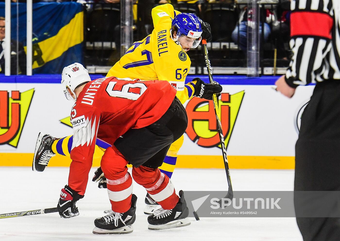 Ice hockey. 2018 IIHF World Championship. Switzerland vs. Sweden