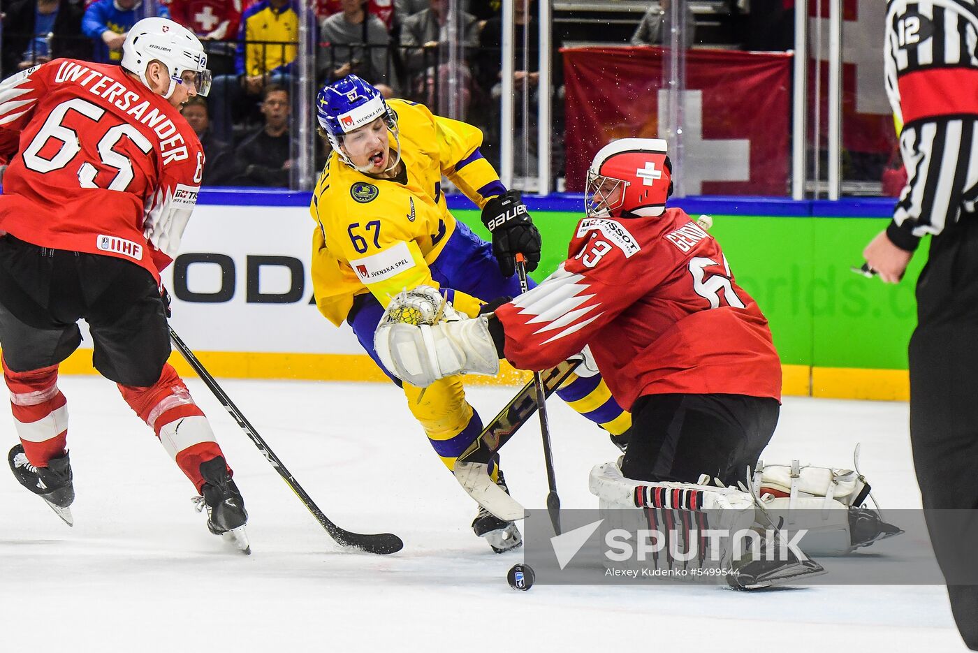 Ice hockey. 2018 IIHF World Championship. Switzerland vs. Sweden
